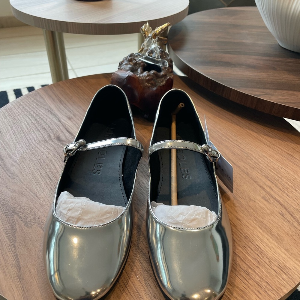 Aerosoles Metallic Flats - Picture 3 of 8
